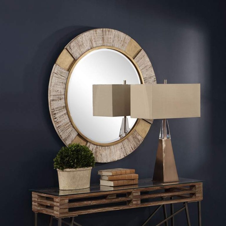 How to Select a Mirror for a Foyer Entryway: Tips for a Welcoming Space