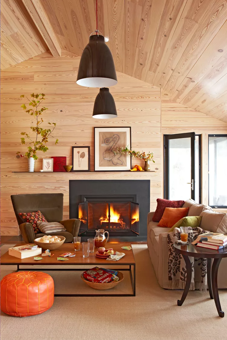 Family Room by Burr & McCallum Architects Featured in New England Home Magazine