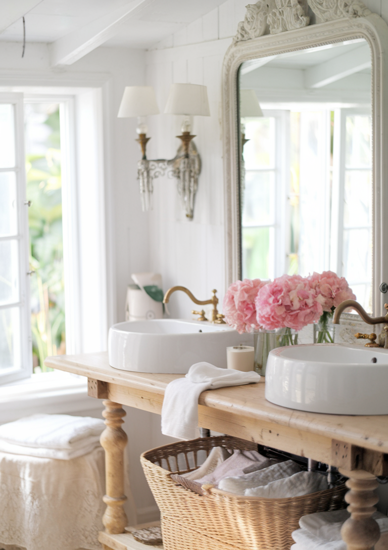 Cottage Bathroom Ideas: Artisanal Techniques to Elevate Your Decor