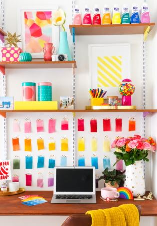 Modern Muse, Vintage Soul: Decorating Your Dream Craft Room